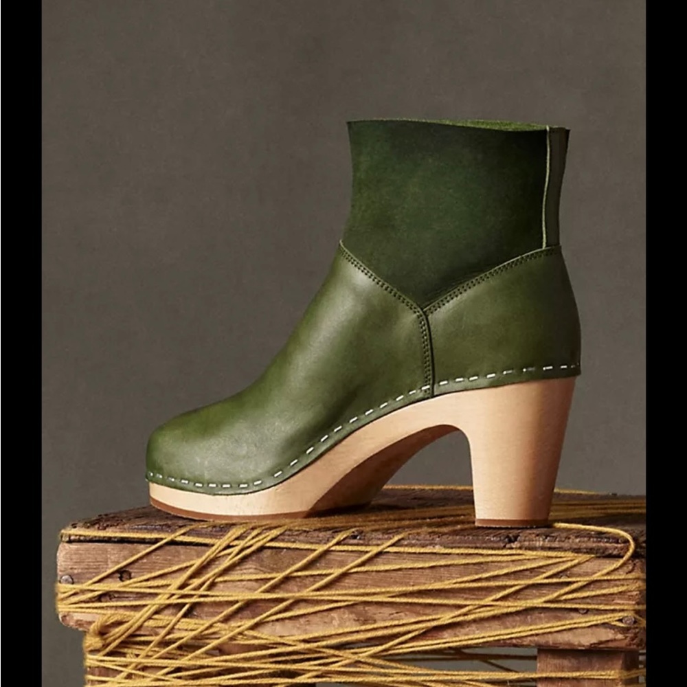 Swedish Hasbeens size 38- fur lined green